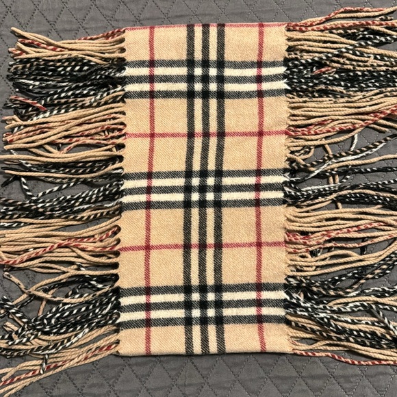 Burberry Cashmere Fringe Scarf - Picture 4 of 4